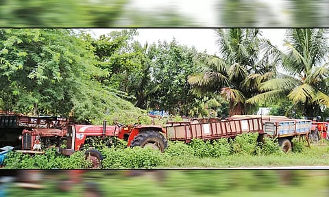குற்ற வழக்குகளில் பறிமுதல் செய்யப்பட்டு போலீஸ் நிலையங்களில் துருப்பிடித்து வீணாகும் வாகனங்கள்
