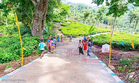 பழங்குடியின கிராமத்திற்கு சாலை வசதி