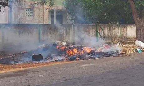 எரிக்கப்படும் குப்பைகளால் திணறும் நோயாளிகள்