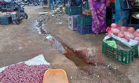 தோகைமலையில் காவிரி கூட்டுக்குடிநீர் குழாயில் உடைப்பு