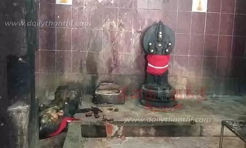 ஏகாம்பரேஸ்வரர் கோவிலில் சிலைகள் உடைப்பு-ஆவணம் எரிப்பு