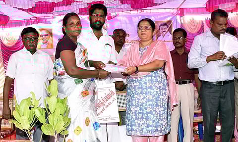 மக்கள் தொடர்பு முகாம்