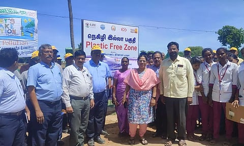 பிளாஸ்டிக் பொருட்களை அகற்றும் பணி