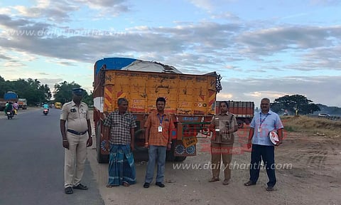 விதிமுறைகளை மீறிய வாகனங்களுக்கு அபராதம்