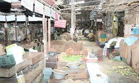 பெரிய மார்க்கெட் வியாபாரிகள் கடையடைப்பு