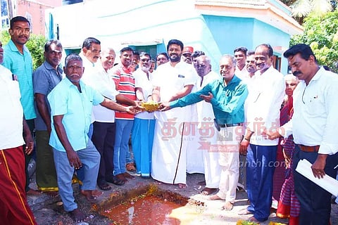 சாலை, குடிநீர் வசதி செய்ய பூமி பூஜை