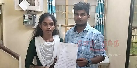 ஏ.பள்ளிப்பட்டி போலீஸ் நிலையத்தில் பட்டதாரி இளம்பெண் காதலனுடன் தஞ்சம்