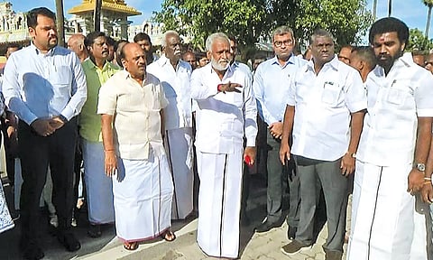 மாமல்லபுரத்தில் 6 ஏக்கர் பரப்பளவில் புதிய பஸ் நிலையம் - அமைச்சர்கள் சேகர்பாபு, தா.மோ. அன்பரசன் ஆய்வு