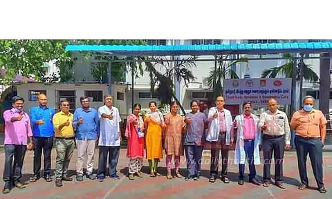 மருத்துவமனைகளில் தேசிய டாக்டர்கள் தினம் கொண்டாட்டம்