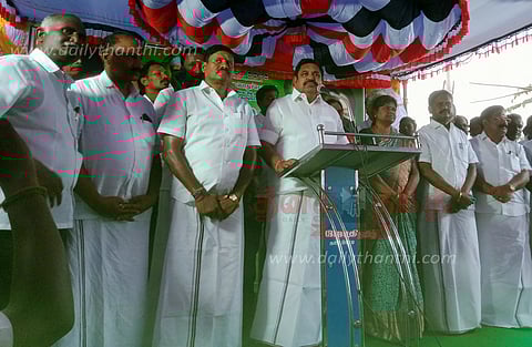 முதல்-அமைச்சர் மு.க.ஸ்டாலின் செந்தில் பாலாஜியை பதவியில் இருந்து விடுவிக்க தயங்குவது ஏன்?-எடப்பாடி பழனிசாமி கேள்வி