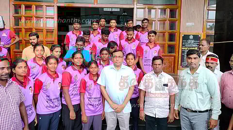 முதல்-அமைச்சர் கோப்பைக்கான போட்டியில் பங்கேற்கும் சேலம் கைப்பந்து வீராங்கனைகளுக்கு வாழ்த்து