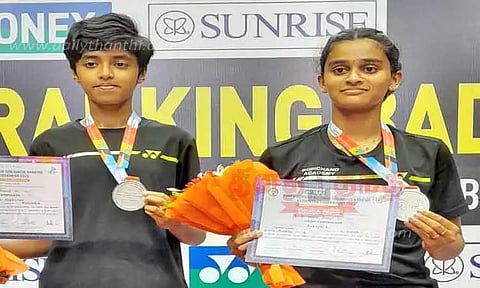 தேசிய பேட்மிண்டன் போட்டியில் ஈரோடு மாணவிகள் 4 பதக்கங்கள் வென்று சாதனை