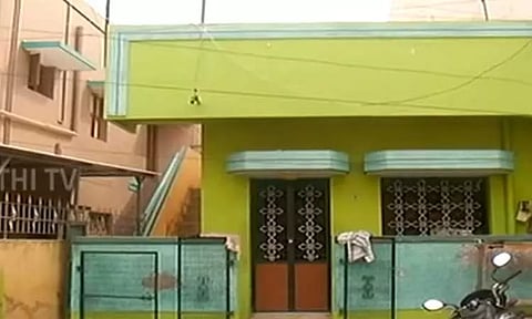 மதுரையில் பூட்டிக் கிடந்த வீட்டில் வெடித்த மர்ம பொருள் - பீதியில் அக்கம்பக்கத்தினர்