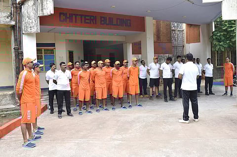 நீலகிரிக்கு விரைந்த அரக்கோணம் தேசிய பேரிடர் மீட்பு படை வீரர்கள்