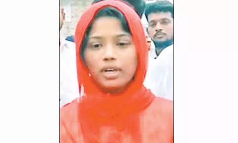 1½ வயது குழந்தையின் கை அகற்றம் 'தவறான சிகிச்சையே காரணம்' என பெற்றோர் குற்றச்சாட்டு