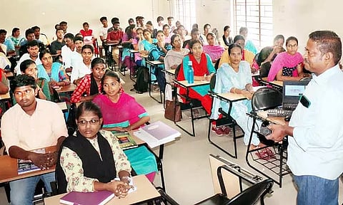 திருச்சி வேலைவாய்ப்பு அலுவலகத்தில் டி.என்.பி.எஸ்.சி. தேர்வுக்கான இலவச பயிற்சி வகுப்பு தொடக்கம்