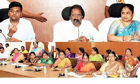 பாதாள சாக்கடை பணிகளை செப்டம்பர் மாதத்துக்குள் முடிக்க வேண்டும் - ஒப்பந்ததாரர்களுக்கு ஆணையாளர் உத்தரவு