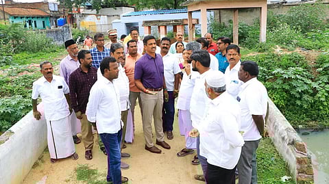 வளர்ச்சி திட்டப்பணிகள் குறித்து கலெக்டர் ஆய்வு