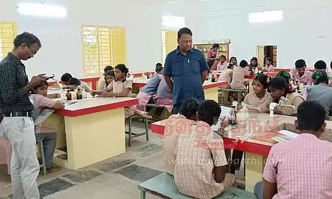 வங்கி நலத்திட்டங்கள் பற்றி மாணவ, மாணவிகளுக்கு போட்டி