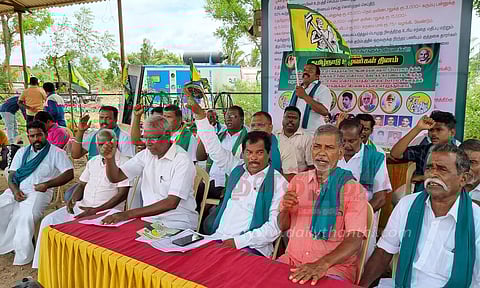 தடையில்லா மும்முனை மின்சாரம் வழங்கக்கோரி நாகையில் விவசாயிகள் காத்திருப்பு போராட்டம்