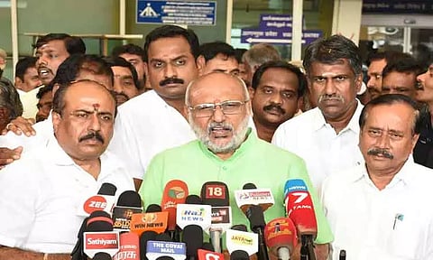 கவர்னர்கள் அதிகாரம் செய்ய வந்ததாக கருதக்கூடாது