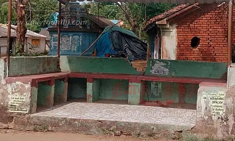 பயணிகள் நிழலகம் புதிதாக அமைக்க வேண்டும்