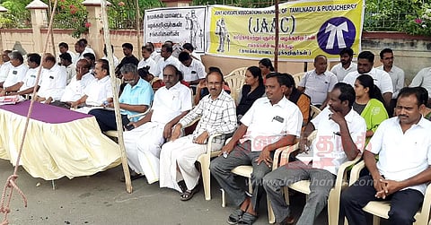 நாமக்கல்லில்வக்கீல்கள் உண்ணாவிரதம்