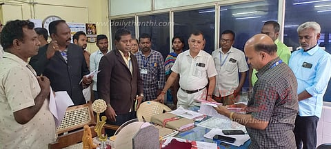 தாலுகா அலுவலகத்தை ஜப்தி செய்ய முயன்ற கோர்ட்டு ஊழியர்கள்