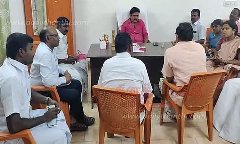 நகராட்சி ஆணையாளர்களுடன் இசக்கி சுப்பையா எம்.எல்.ஏ. ஆலோசனை