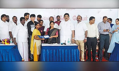 அடையாறில் மக்களை தேடி மேயர் திட்ட முகாம்: 14 பேரின் மனுக்கள் மீது மேயர் பிரியா உடனடி நடவடிக்கை