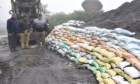 நடுவட்டம் பகுதியில் மாவட்ட கண்காணிப்பு அலுவலர் ஆய்வு