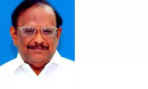 அ.தி.மு.க. முன்னாள் அமைச்சர்களை காப்பாற்ற கவர்னர் முயற்சி