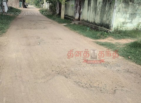 சேதமடைந்த சாலையை சீரமைக்க வேண்டும்
