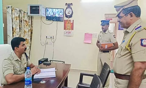 நாலாட்டின்புத்தூர் போலீஸ் நிலையத்தில் போலீஸ் சூப்பிரண்டு பாலாஜி சரவணன் ஆய்வு