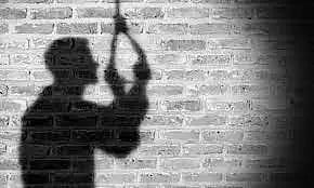 புனேயில் போலீஸ்காரர் தூக்குப்போட்டு தற்கொலை