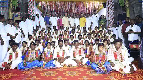 மன்னார்குடி ராஜகோபாலசாமி கோவிலில் 26 ஜோடிகளுக்கு திருமணம்