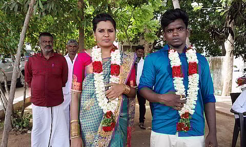 போலீஸ் சூப்பிரண்டு அலுவலகத்தில் காதல் ஜோடி தஞ்சம்