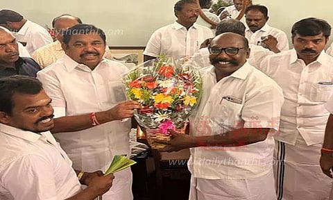 திருச்செந்தூர் கோவிலுக்கு வந்த எடப்பாடி பழனிசாமிக்கு உற்சாக வரவேற்பு