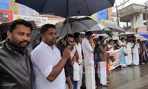 தேவாலாவில் பொதுமக்கள் ஆர்ப்பாட்டம்