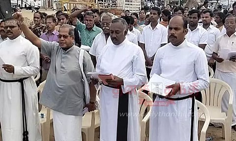 கிறிஸ்தவ வாழ்வுரிமை இயக்கத்தினர் ஆர்ப்பாட்டம்