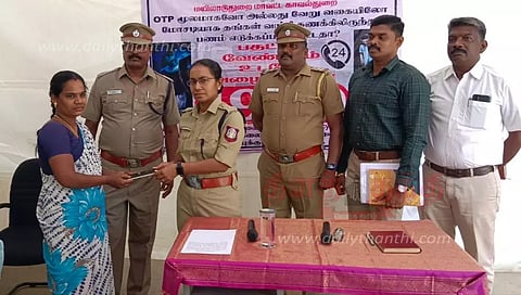 காணாமல் போன ரூ.12 லட்சம் மதிப்புள்ள 80 செல்போன்கள் உரியவர்களிடம் ஒப்படைப்பு