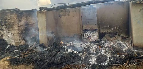 ஏரியூர் அருகேமின்னல் தாக்கியதில்2 வீடுகள் தீயில் எரிந்து சேதம்