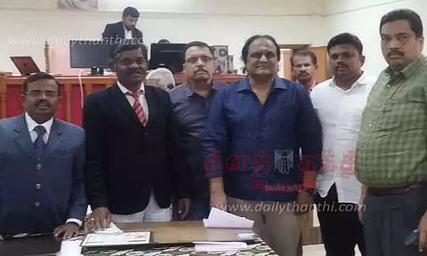 இசையமைப்பாளர் பரத்வாஜ் அம்பை கோர்ட்டில் ஆஜர்