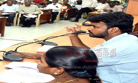 ஈரோடு மாவட்ட வளர்ச்சி திட்ட பணிகள் தொடர்பான உயர்மட்ட குழு கூட்டம்