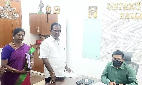 பழுதடைந்த திருமண மண்டபத்தை நகராட்சி வசம் ஒப்படைக்க வேண்டும்