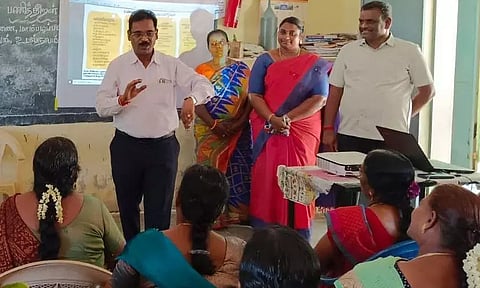 அரசு பள்ளி ஆசிரியர்களுக்குதிறன் மேம்பாட்டு பயிற்சி