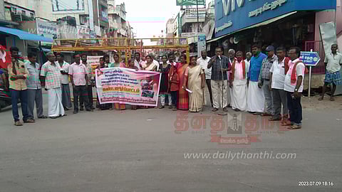 ராசிபுரத்தில்இந்திய கம்யூனிஸ்டு கட்சியினர் ஆர்ப்பாட்டம்