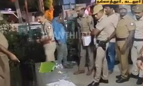 திமுக நிர்வாகி இல்ல நிகழ்ச்சியில் பெட்ரோல் குண்டு வீச்சு - கடலூர் சட்டமன்ற உறுப்பினர் உயிர் தப்பினார்