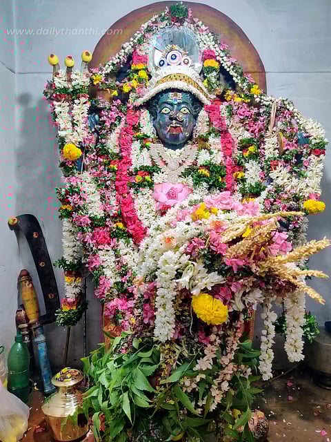 பெரியாச்சி அம்மன் கோவிலில் சக்தி கரக திருவிழா