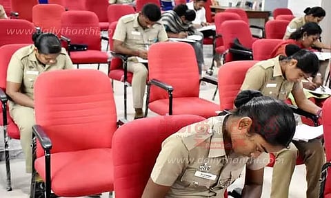 சப்-இன்ஸ்பெக்டர் தேர்வுக்கு தயாராகும் போலீசாருக்கு மாதிரி தேர்வு